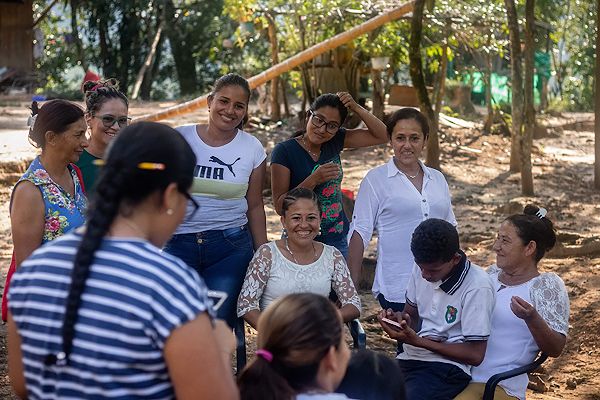 Mujeres en pie de paz