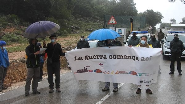 Como agua de mayo: Antimilitaristas y ecologistas retornaron a la Serra d’Aitana