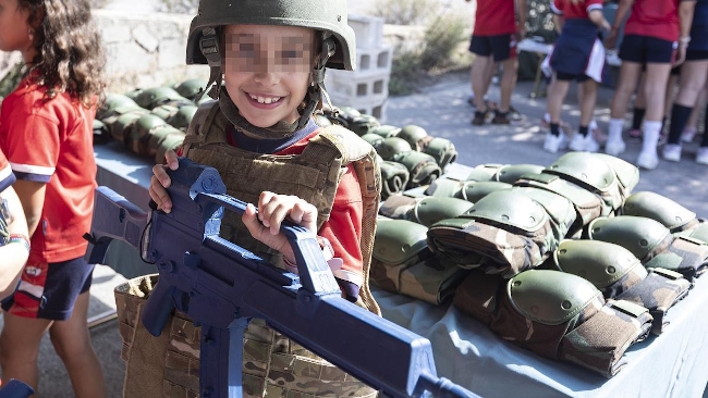 Deleznable adoctrinamiento militar a escolares en Alicante