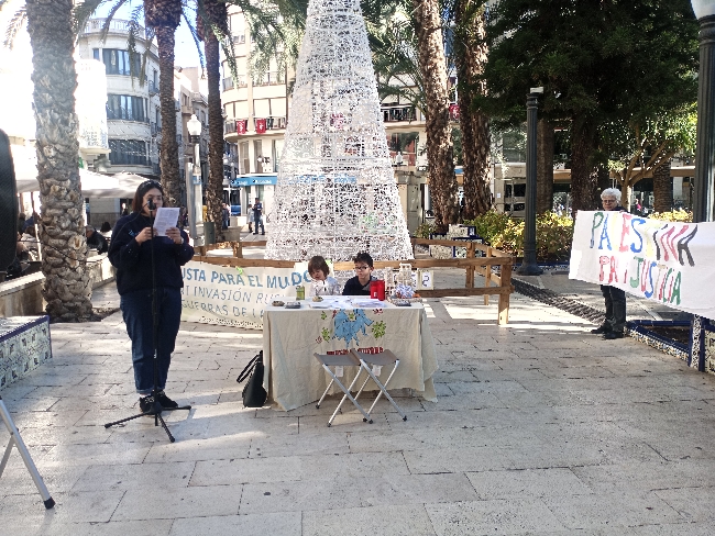 Tambin el da de Nochebuena se pidi en Elx Paz para Ucrania, Palestina y todo el mundo