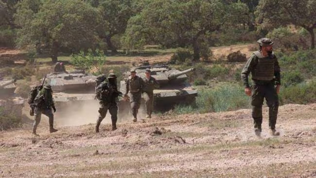 Los militares que entraron en el agua en el ejercicio mortal de Cerro Muriano llevaban lastre en su mochila como ’castigo’